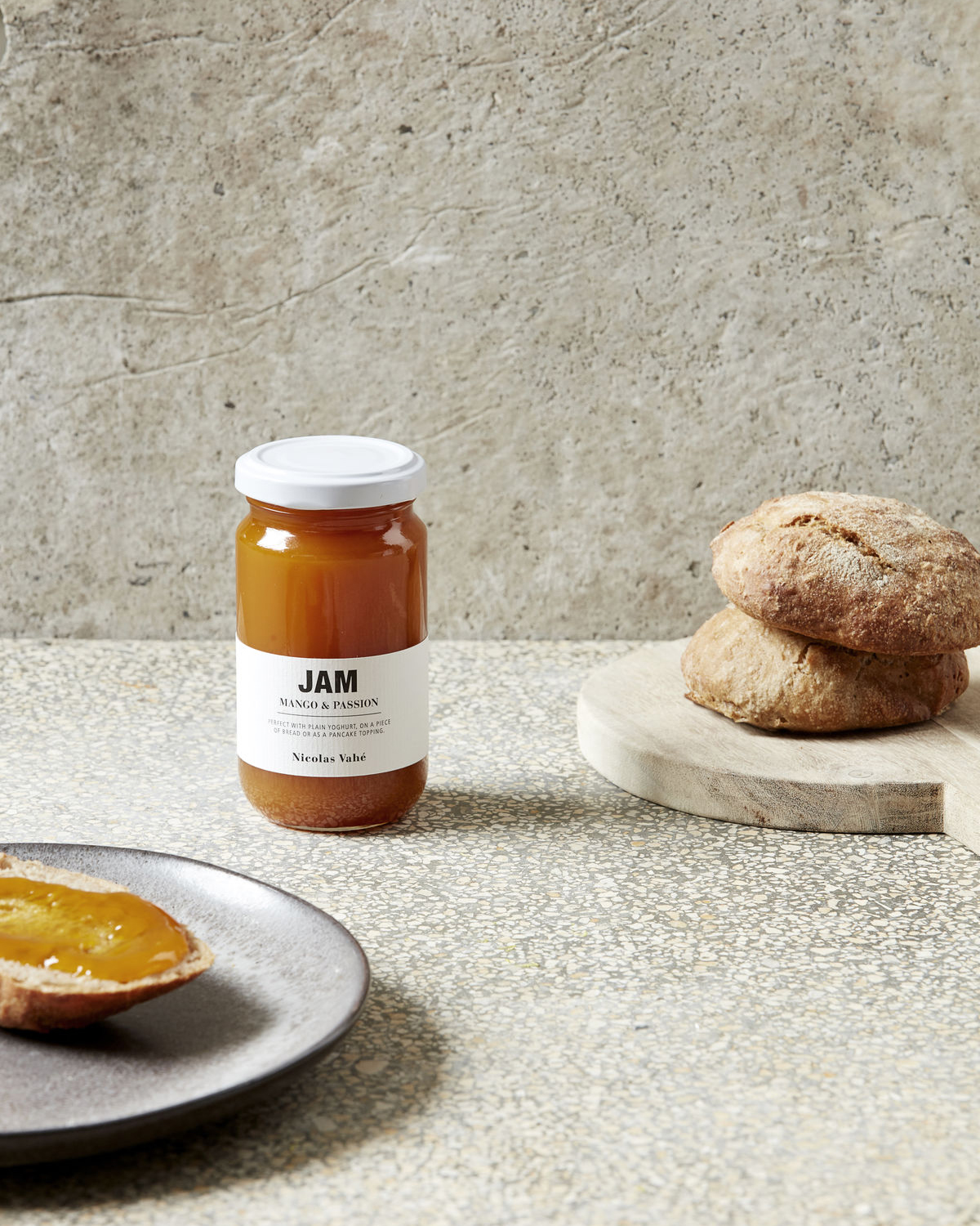 Jam, Mango & Passion, 240 g Jam, Mango & Passion, 240 g.