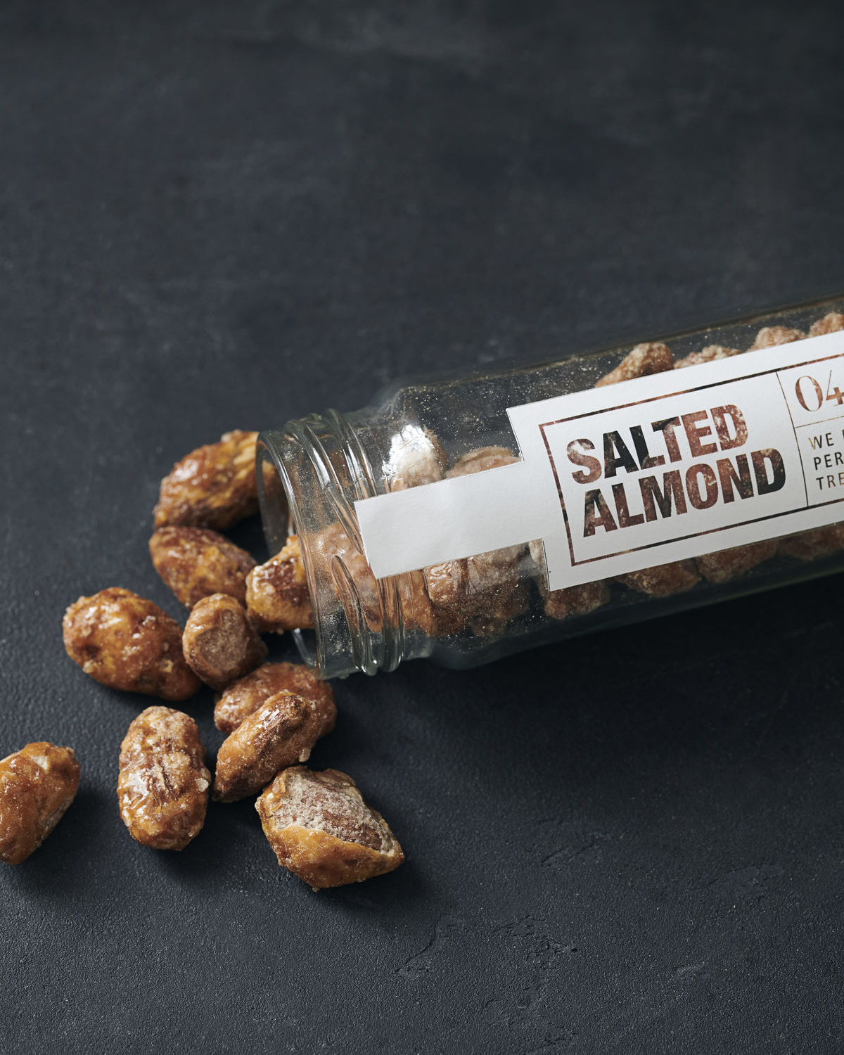 Caramelised almonds, with salt, 70 g Caramelised almonds, with salt, 70 g.