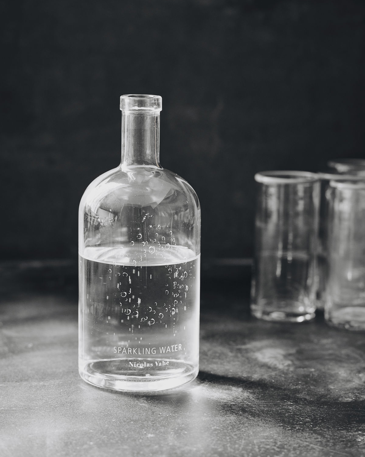 Bottle w. lid, Sparkling, Clear, 1000 ml Bottle w. lid, Sparkling, Clear, 1000 ml.