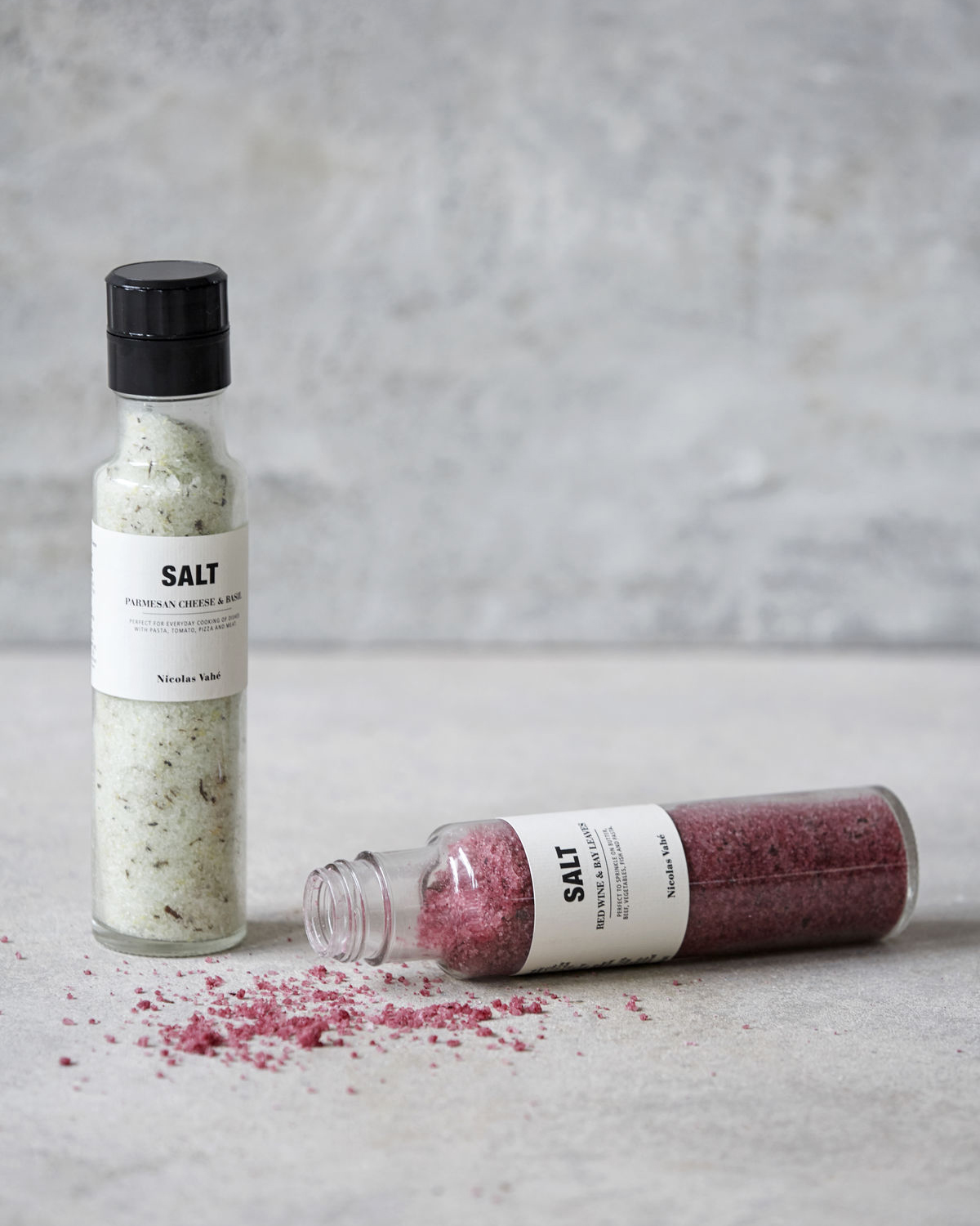 Salt, Redwine & Bay Leaves, 340 g Salt, Redwine & Bay Leaves, 340 g.