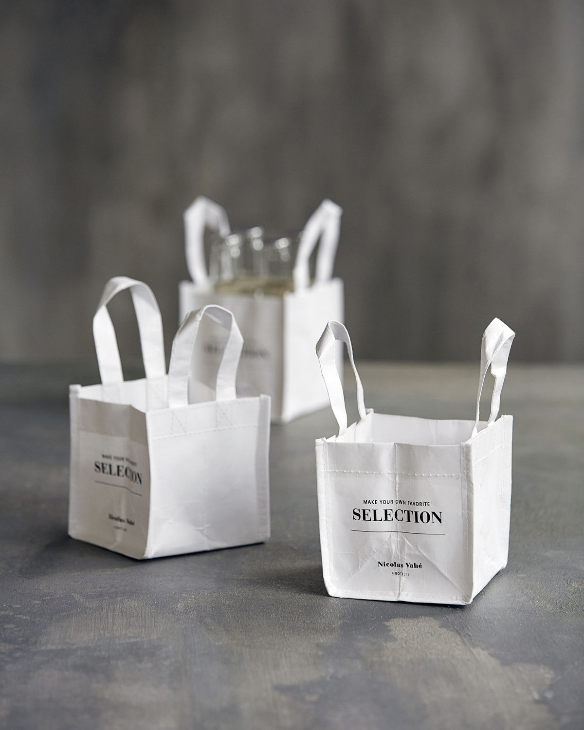 Bag, w Bag, w. 4 Dividers, White