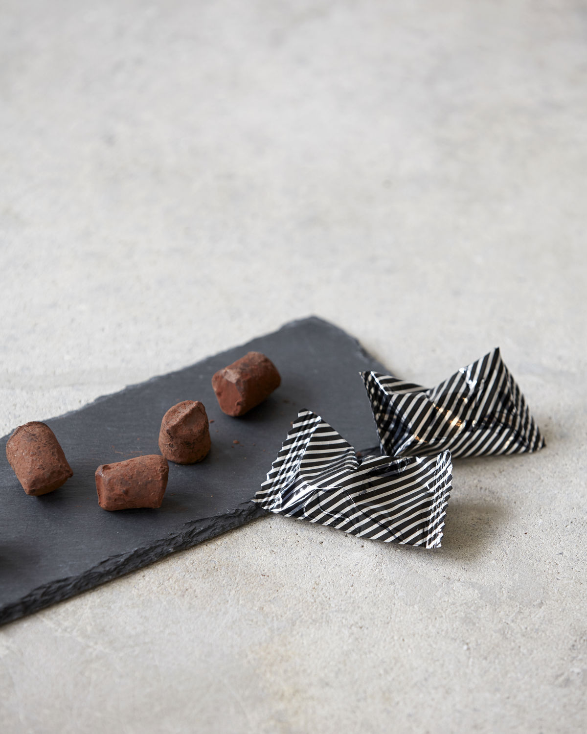 Cocoa truffle with pistachio and crunch, 110 g Cocoa truffle with pistachio and crunch, 110 g.