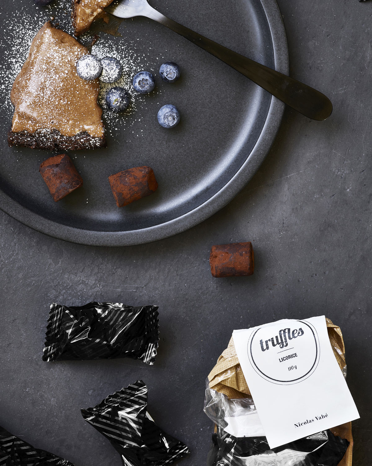 Cocoa truffle with liquorice flavour, 110 g Cocoa truffle with liquorice flavour, 110 g.